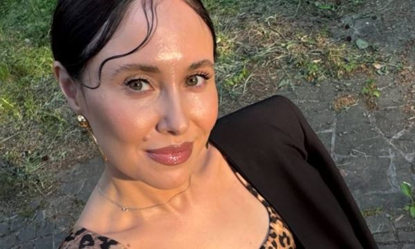 Овчарка напала на звезду «Уральских пельменей» и ее питомца: актриса рыдает и просит молиться