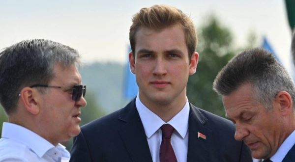 Коля Лукашенко стал лейтенантом элитного подразделения