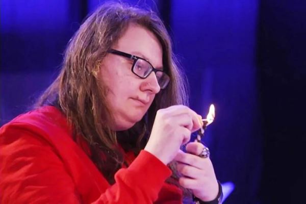 Причина смерти участницы «Битвы экстрасенсов» Елены Ивашиной (8 фото)