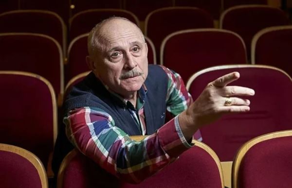 Умер Александр Шаровский: актер фильма «Не бойся, я с тобой!» и главный режиссер Русского драмтеатра